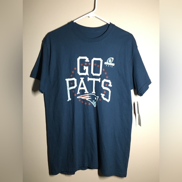 NE Patriots Short Sleeve T- NWT - Picture 1 of 5
